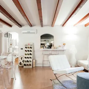 Nocleg ze śniadaniem Moscova Luxury, Mediolan